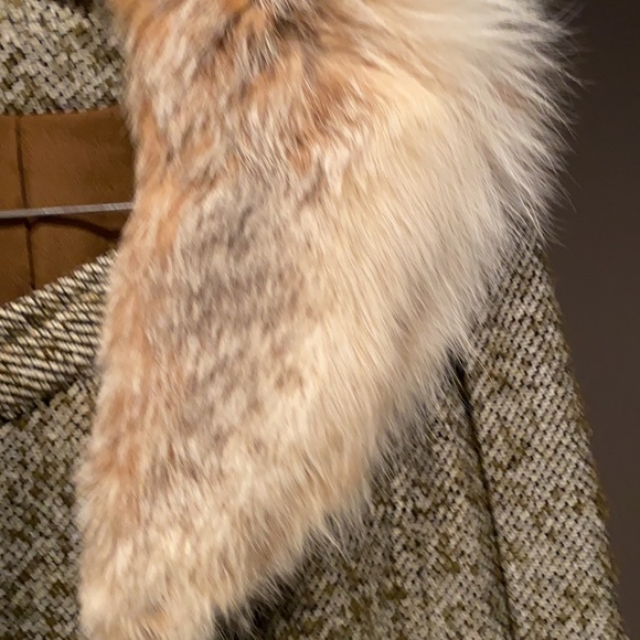 Vintage suit,Green,black, cream tweed, fur collar.Skirt /jacket. Excellent shape - Picture 8 of 8